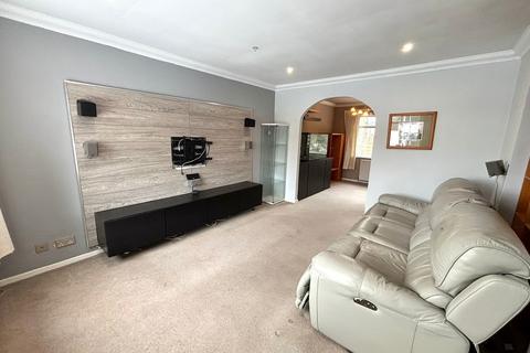 3 bedroom semi-detached house for sale, Pentland Avenue, Clayton, Bradford