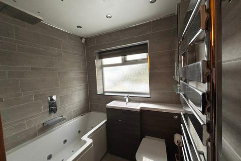 3 bedroom semi-detached house for sale, Pentland Avenue, Clayton, Bradford