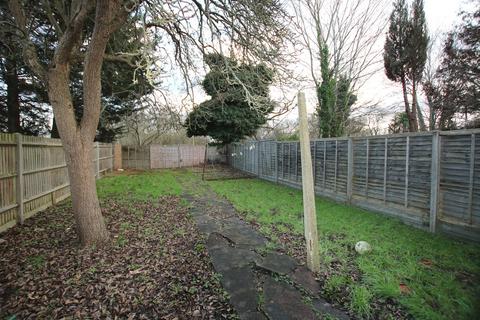 Penthouse to rent, Monks Park, Wembley