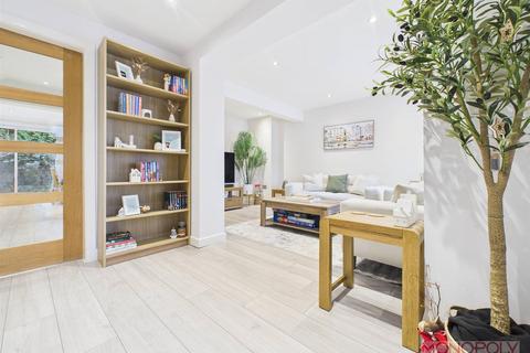 3 bedroom terraced house for sale, Annefield Park, Gresford, Wrexham