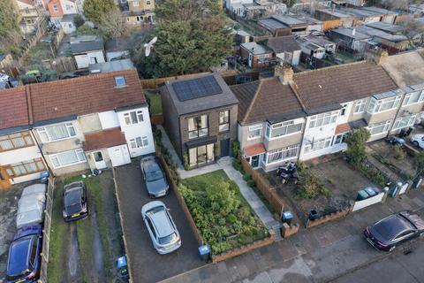 undefined, Clydesdale, Enfield