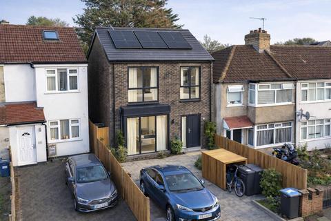 undefined, Clydesdale, Enfield