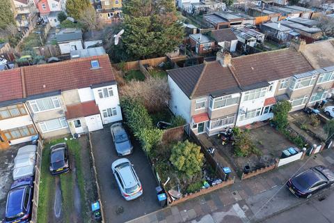 undefined, Clydesdale, Enfield