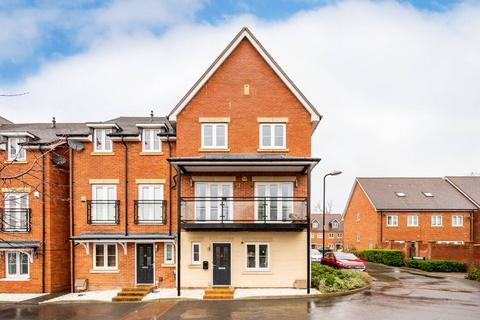 6 bedroom detached house for sale, Denton Way, Langley, Slough, SL3