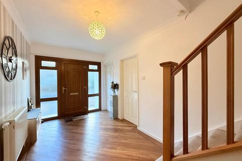 4 bedroom detached house for sale, Hazel Drive, Ferndown