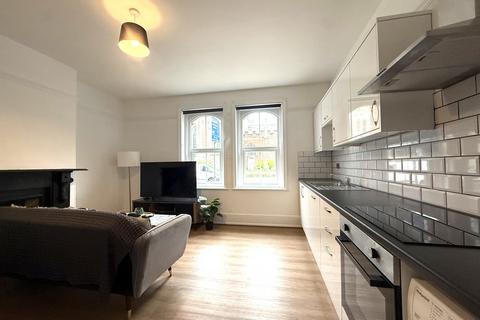 1 bedroom flat to rent, Cowick Street
