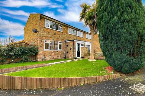 3 bedroom semi-detached house for sale, Faraday Road, Farnborough GU14
