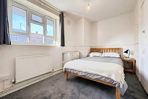 3 bedroom flat for sale, Friary Estate, London SE15