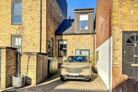 3 bedroom terraced house for sale, Grange Road, London