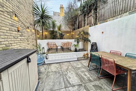 3 bedroom terraced house for sale, Grange Road, London