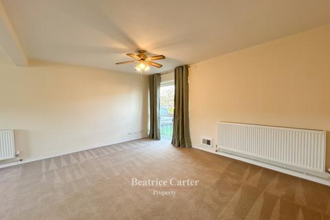 3 bedroom semi-detached house to rent, Apple Close, Brandon IP27