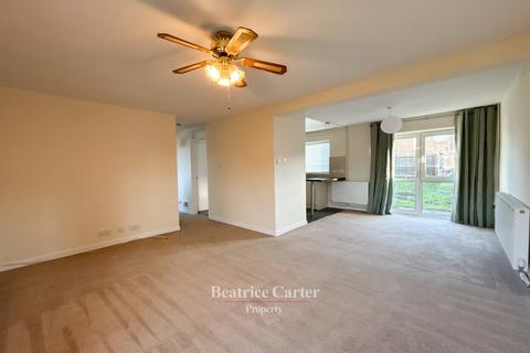 3 bedroom semi-detached house to rent, Apple Close, Brandon IP27