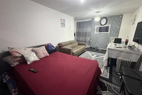 1 bedroom flat to rent, Barbot Close, London N9