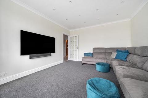 4 bedroom end of terrace house for sale, Munster Gardens, London N13