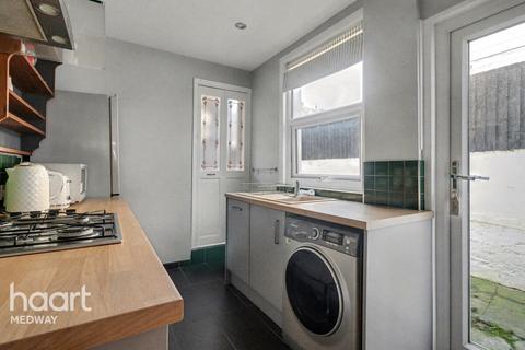 3 bedroom terraced house for sale, Gordon Road, Rochester