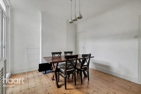 3 bedroom terraced house for sale, Gordon Road, Rochester