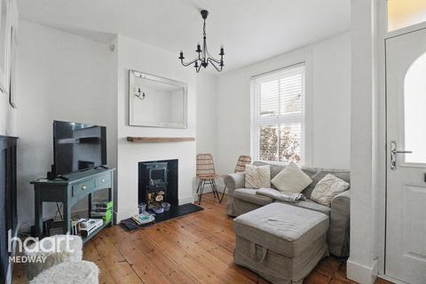 3 bedroom terraced house for sale, Gordon Road, Rochester