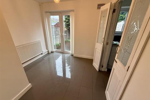 3 bedroom terraced house for sale, Cobham Road, Hounslow TW5