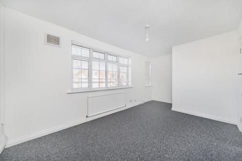 2 bedroom house to rent, Hamilton Road, Feltham TW13