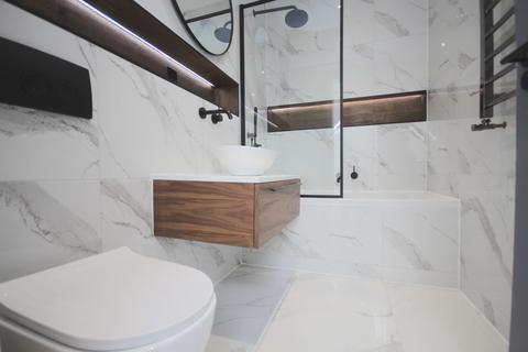 2 bedroom apartment to rent, Oakwood Apartments, London, SW16