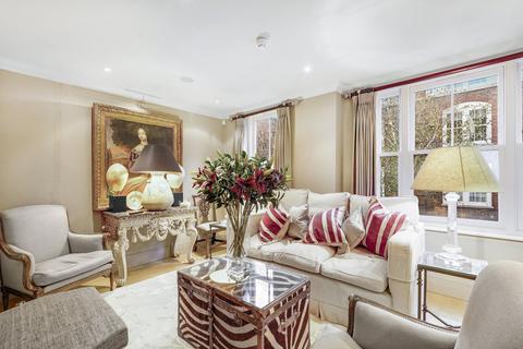 4 bedroom terraced house to rent, Grove Cottages, Chelsea Manor Street, London