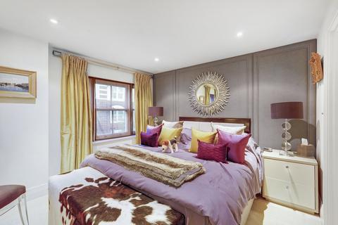 4 bedroom terraced house to rent, Grove Cottages, Chelsea Manor Street, London