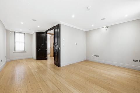 4 bedroom terraced house to rent, Grove Cottages, Chelsea Manor Street, London