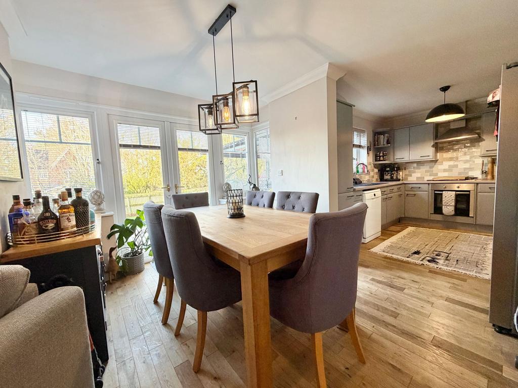 Dining kitchen