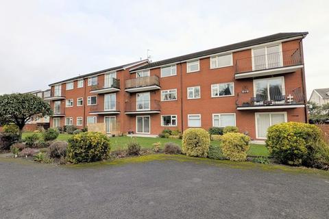 undefined, To Let - Oakworth Bank, Southport - Three Bedroom 2nd Floor Apt