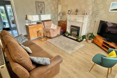 2 bedroom end of terrace house for sale, Perry Common Road, Erdington, Birmingham B23 7AE