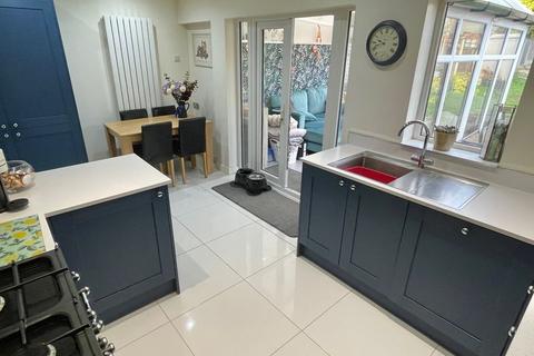 2 bedroom end of terrace house for sale, Perry Common Road, Erdington, Birmingham B23 7AE