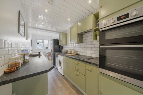 2 bedroom end of terrace house for sale, Crayford Way, Dartford