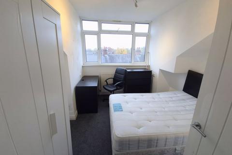 7 bedroom terraced house for sale, Estcourt Terrace, Leeds