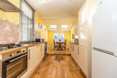 2 bedroom terraced house for sale, Alverstone Road, Southsea