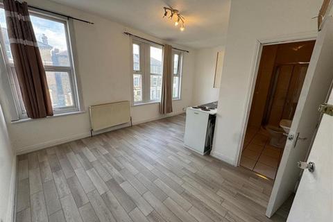 Studio to rent, 80 Endwell Road, Brockley, SE4