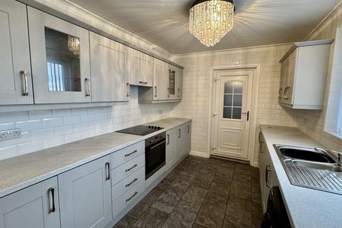 3 bedroom semi-detached house to rent, Grasmere Avenue, Houghton Le Spring DH5