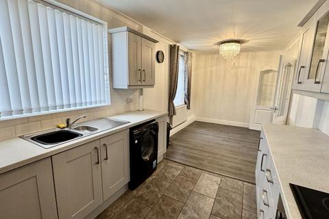 3 bedroom semi-detached house to rent, Grasmere Avenue, Houghton Le Spring DH5