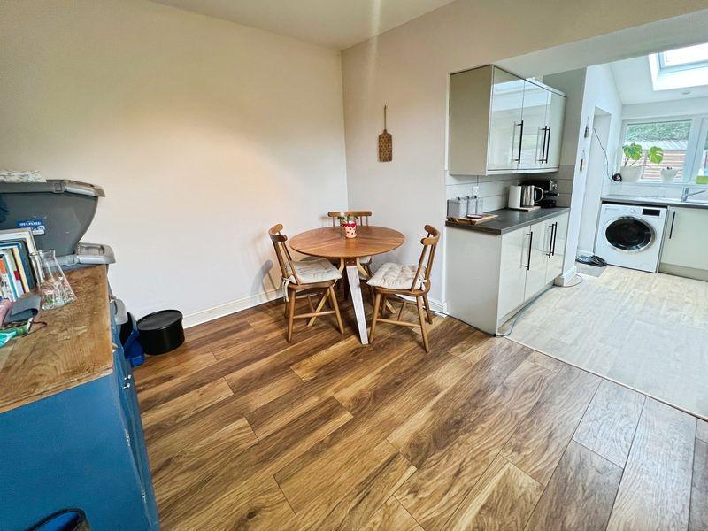 Dining kitchen