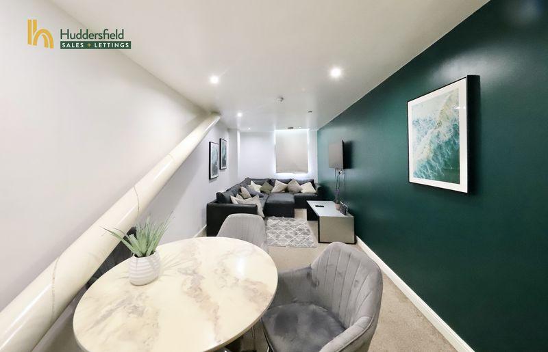 Lounge/Dining Area.1