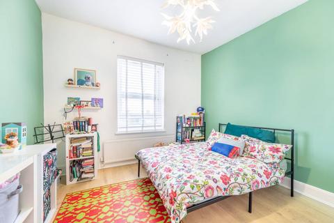 2 bedroom flat for sale, Connaught Road, Harlesden, London, NW10