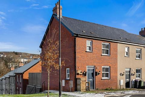 2 bedroom end of terrace house for sale, Sycamore Road, Pontypool NP4