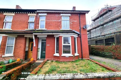 undefined, The Crescent, Machen CF83