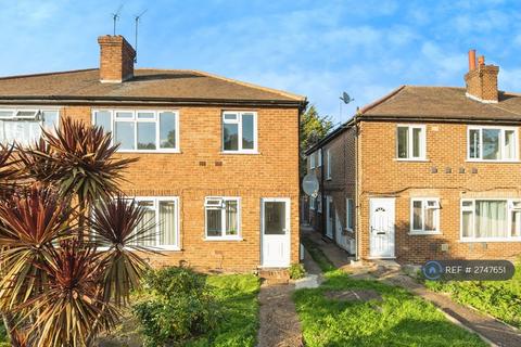 2 bedroom flat to rent, Western Avenue, Perivale, Greenford, UB6