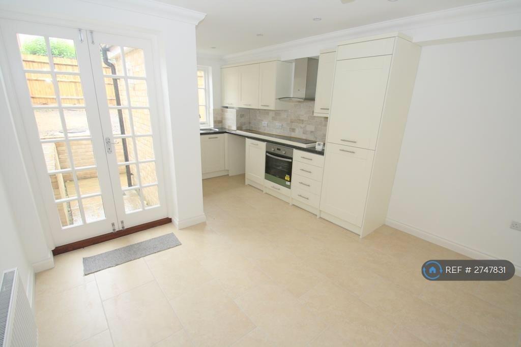 Kitchen/ Dining Area