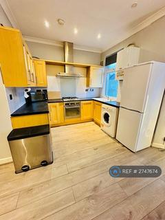 2 bedroom flat to rent, Links Road, London, SW17