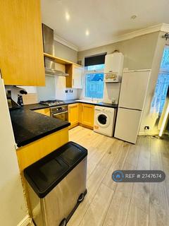 2 bedroom flat to rent, Links Road, London, SW17