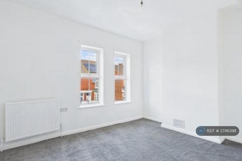 3 bedroom terraced house to rent, Sheffield Street, Scunthorpe, DN15
