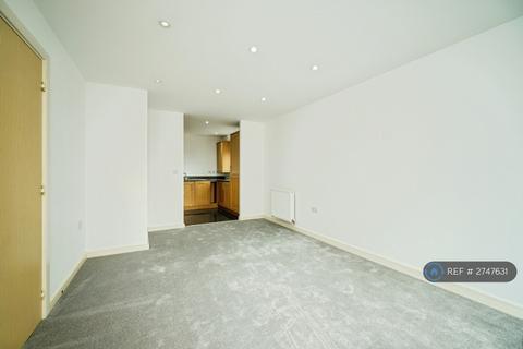 2 bedroom flat to rent, Hampden Crescent, Bracknell, RG12