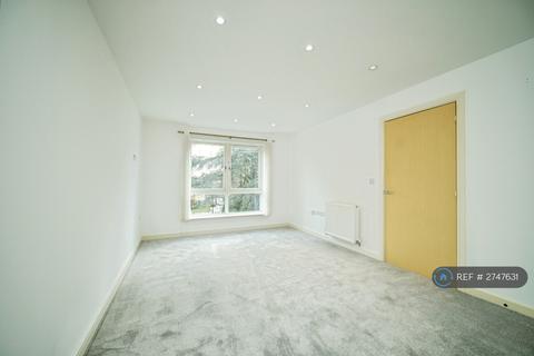 2 bedroom flat to rent, Hampden Crescent, Bracknell, RG12