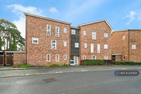 2 bedroom flat to rent, Hampden Crescent, Bracknell, RG12